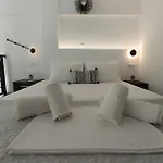Enigma Boutique Vraxos * Marmari (Evia)
