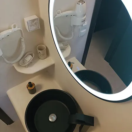 Enigma Boutique Vraxos