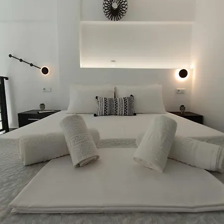 Enigma Boutique Vraxos * Marmari (Evia)