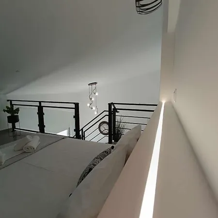 Enigma Boutique Vraxos * Marmari (Evia)